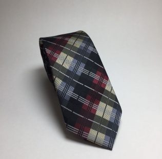 Gravata Silk Path Estampada em  Xadrez Prata Preta Vermelho e Dourado