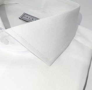 Camisa sob medida branca maquinetada zig-zag tecido italiano