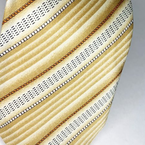 Gravata Listrada em Marrom com Dourado e Branco em Seda Pura - Foto 2